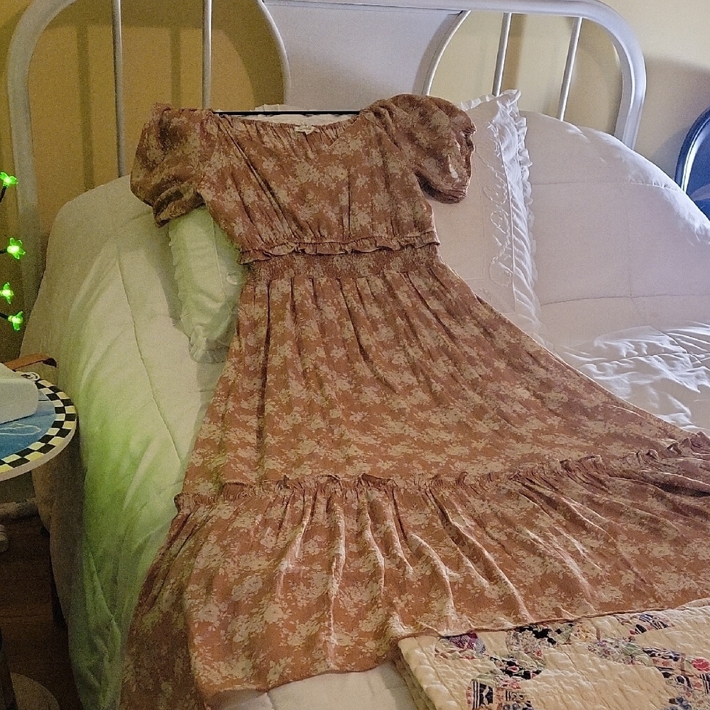 Bohme Floral Midi Dress in Tan and Cream - Picture 5 of 6